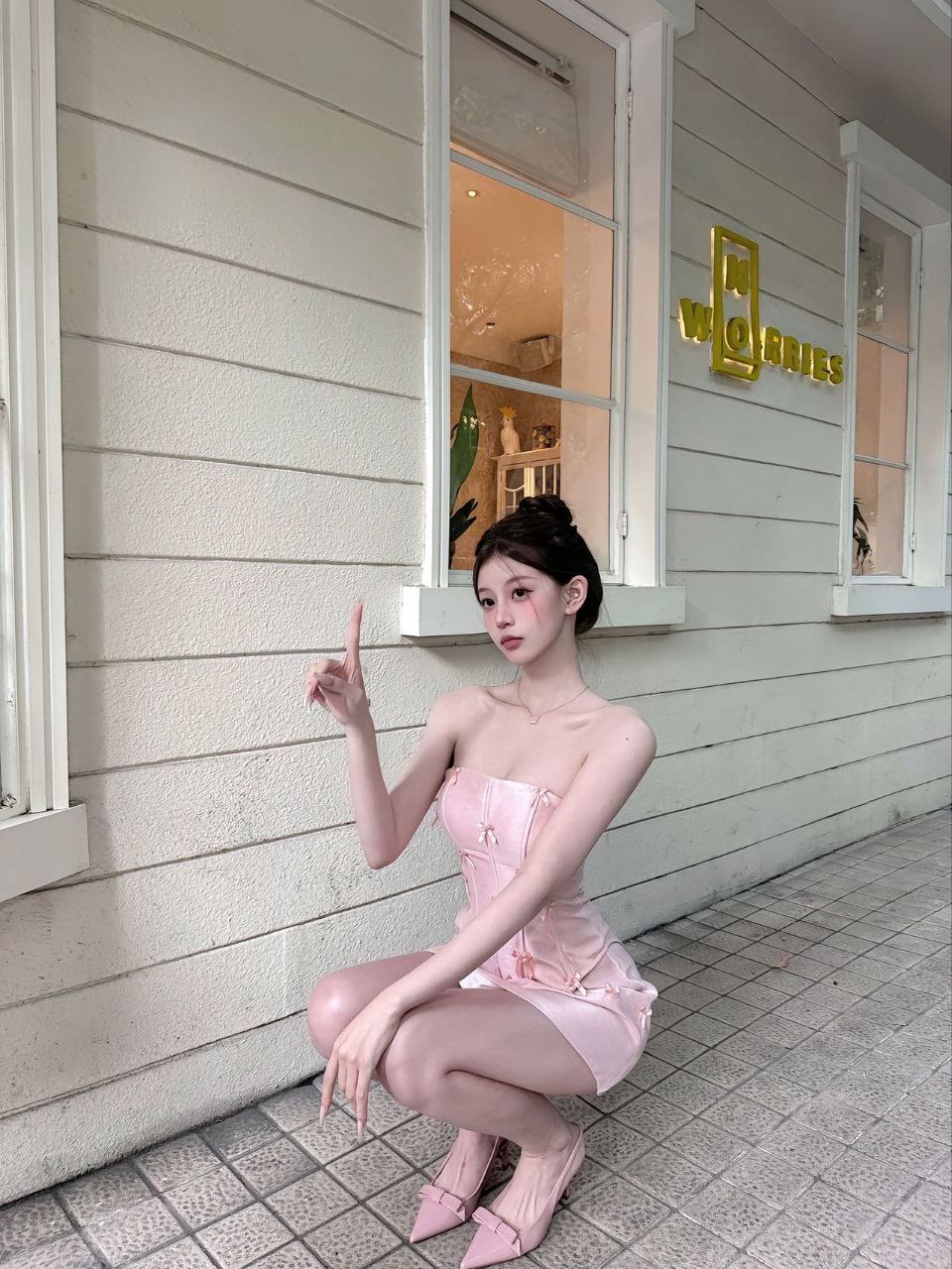 精致妆容小姐姐婉竹