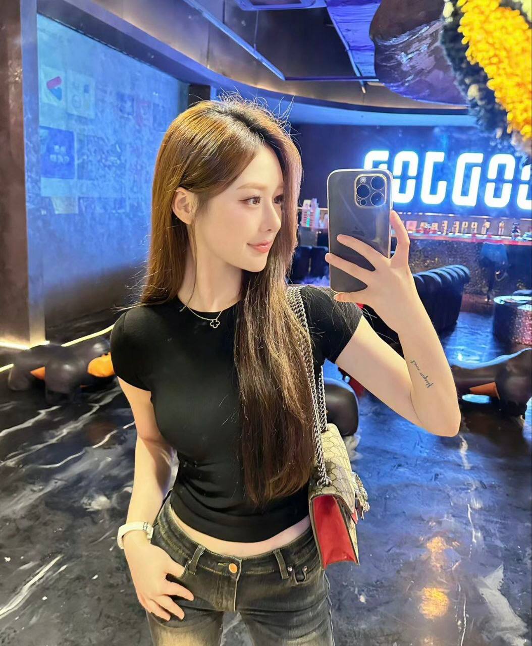 高端时装女神思安