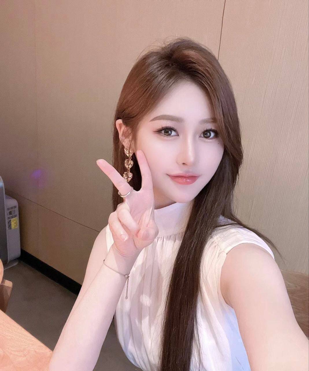 高端时装女神思安