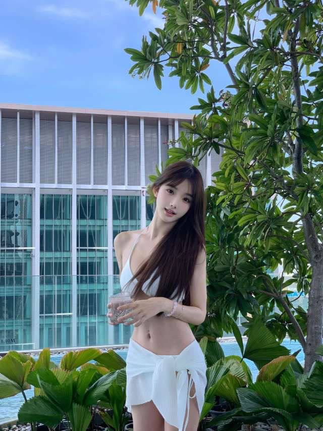 明媚氛围少女可怡