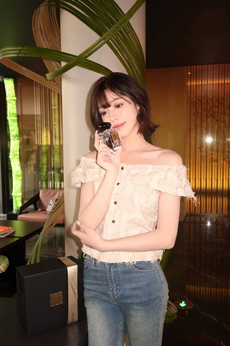 颜值出众留学生Myrel