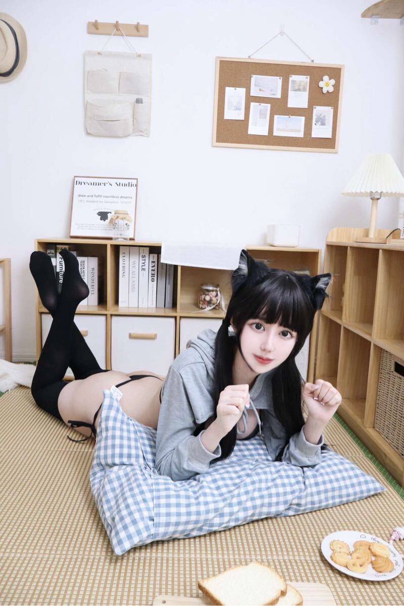 清纯幼态脸萝莉芮彤