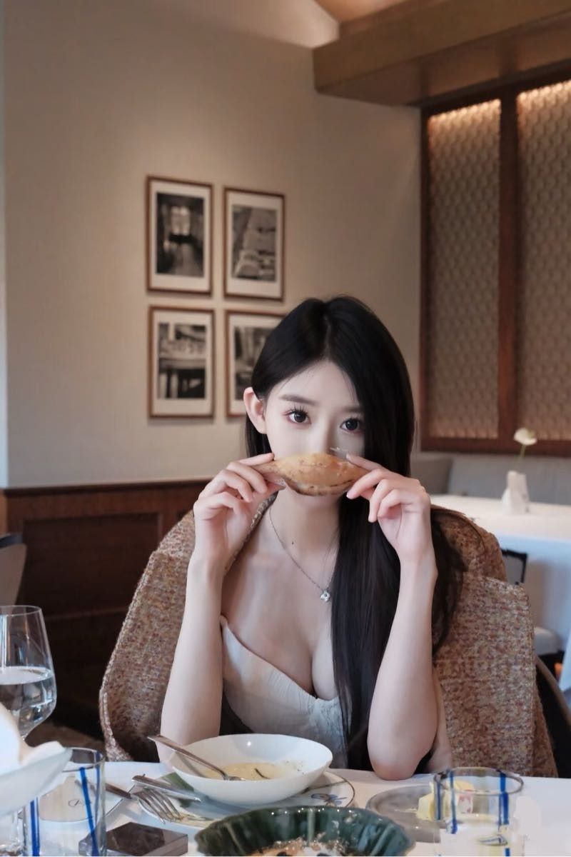 院校在读校花语婷