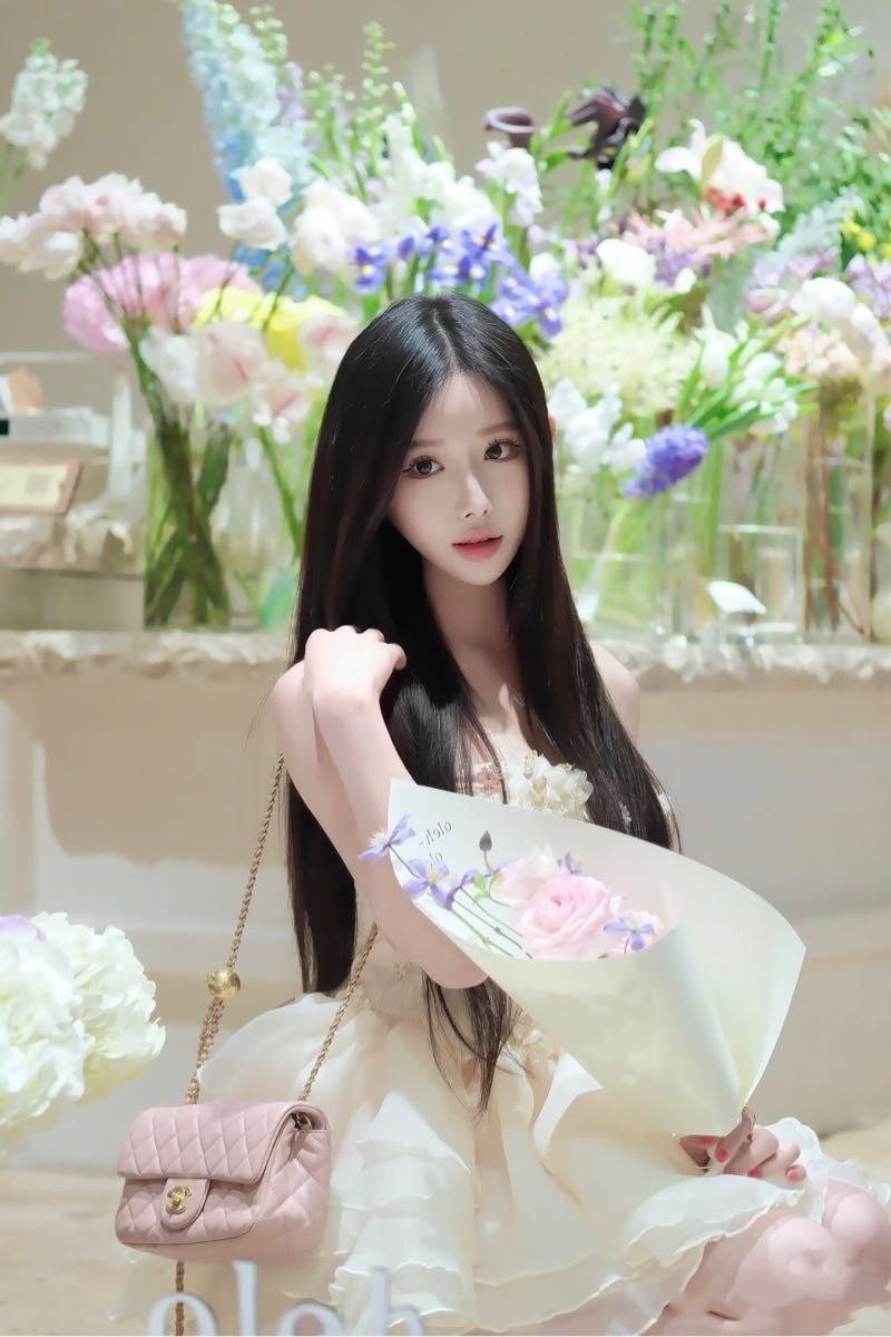 院校在读校花语婷