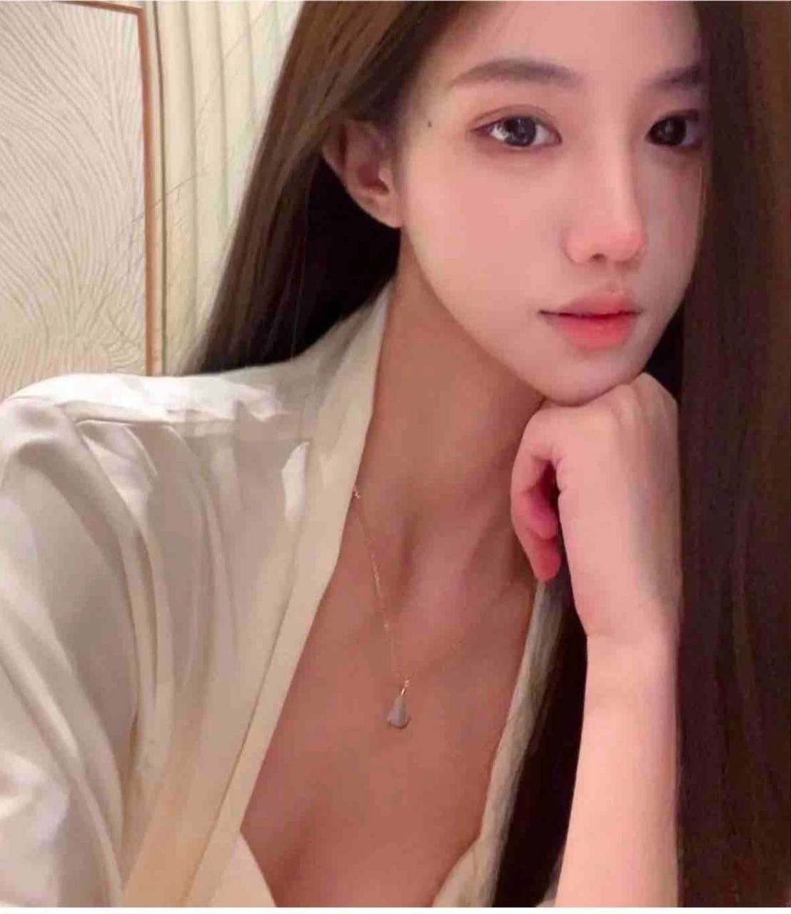 冷艳系美人依诺