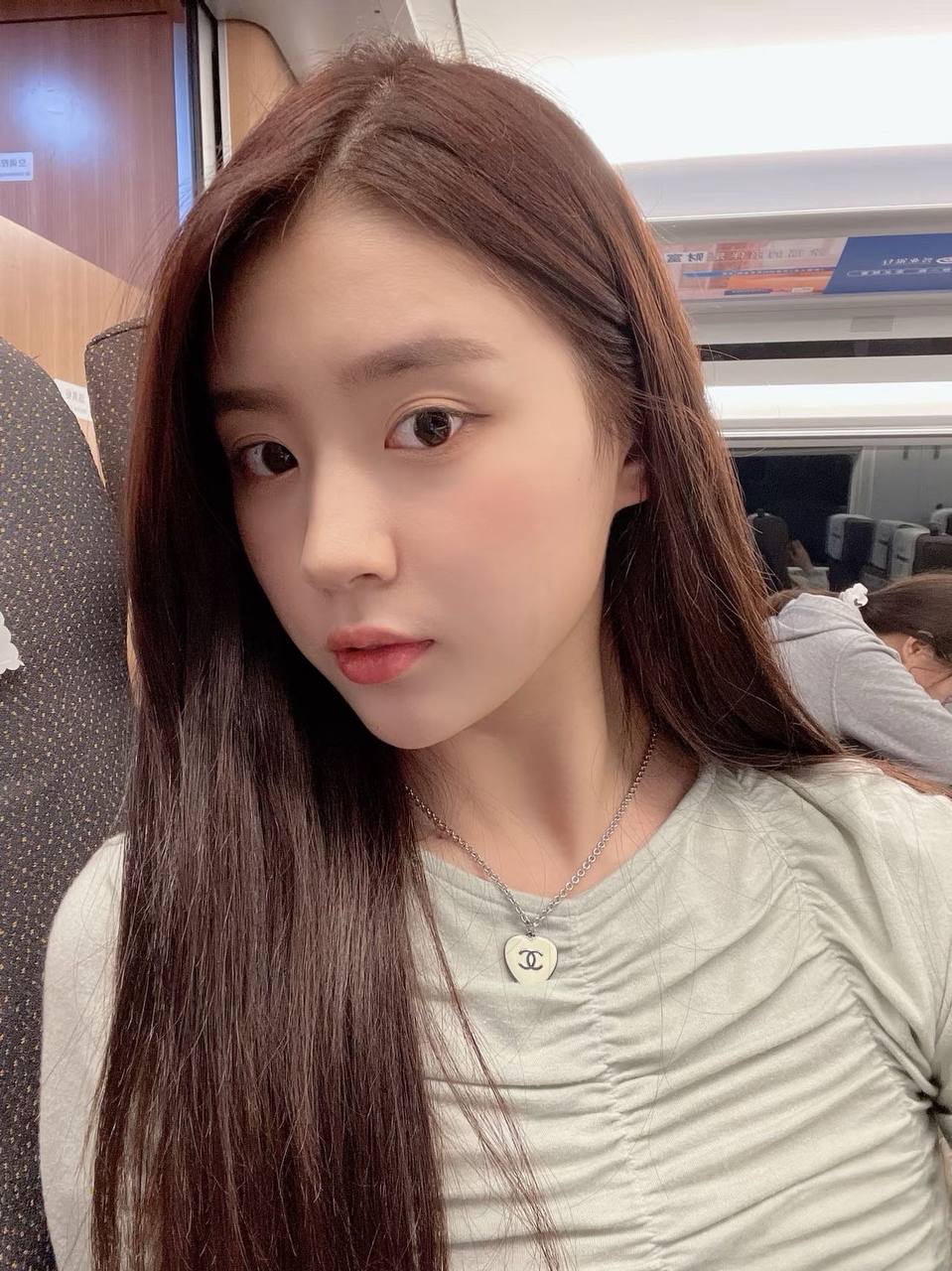 原生感素颜Liren