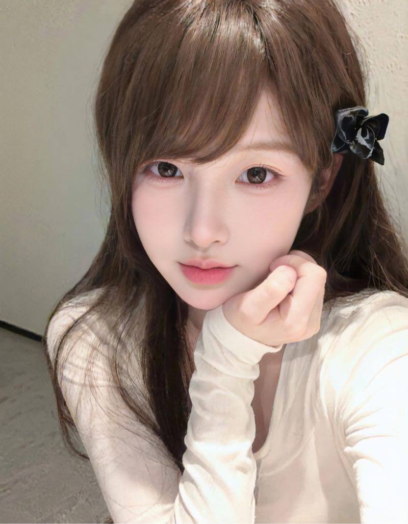 身轻体柔萌妹嘉宁