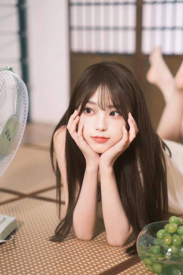 颜值网红学妹依依