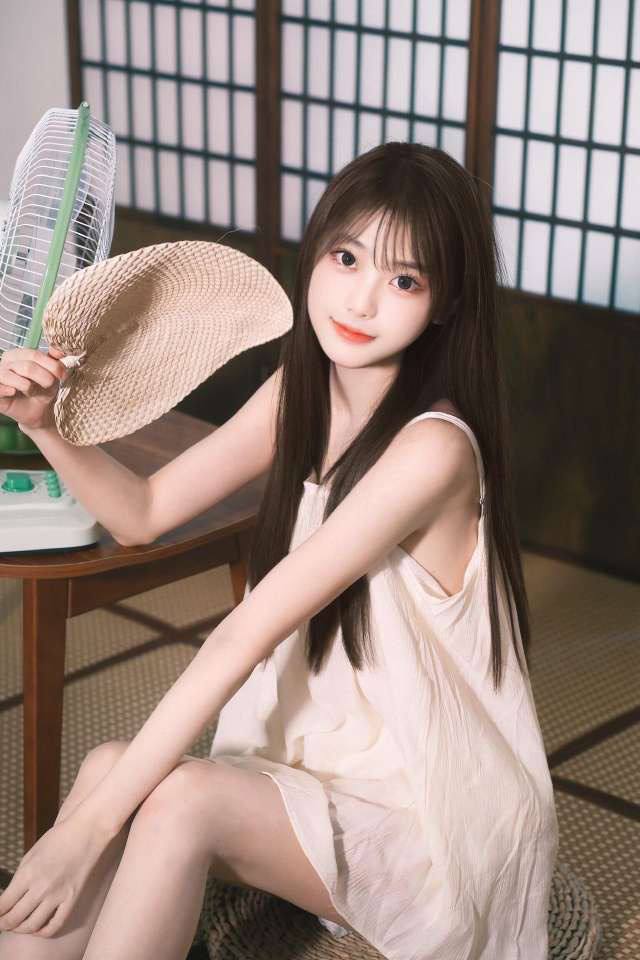 颜值网红学妹依依