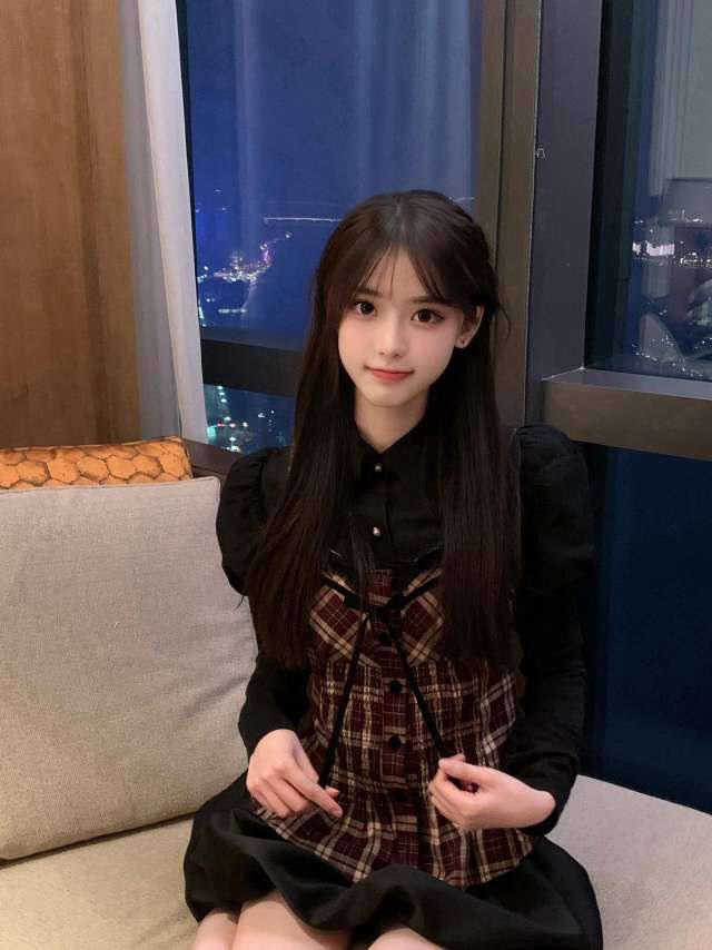 颜值网红学妹依依