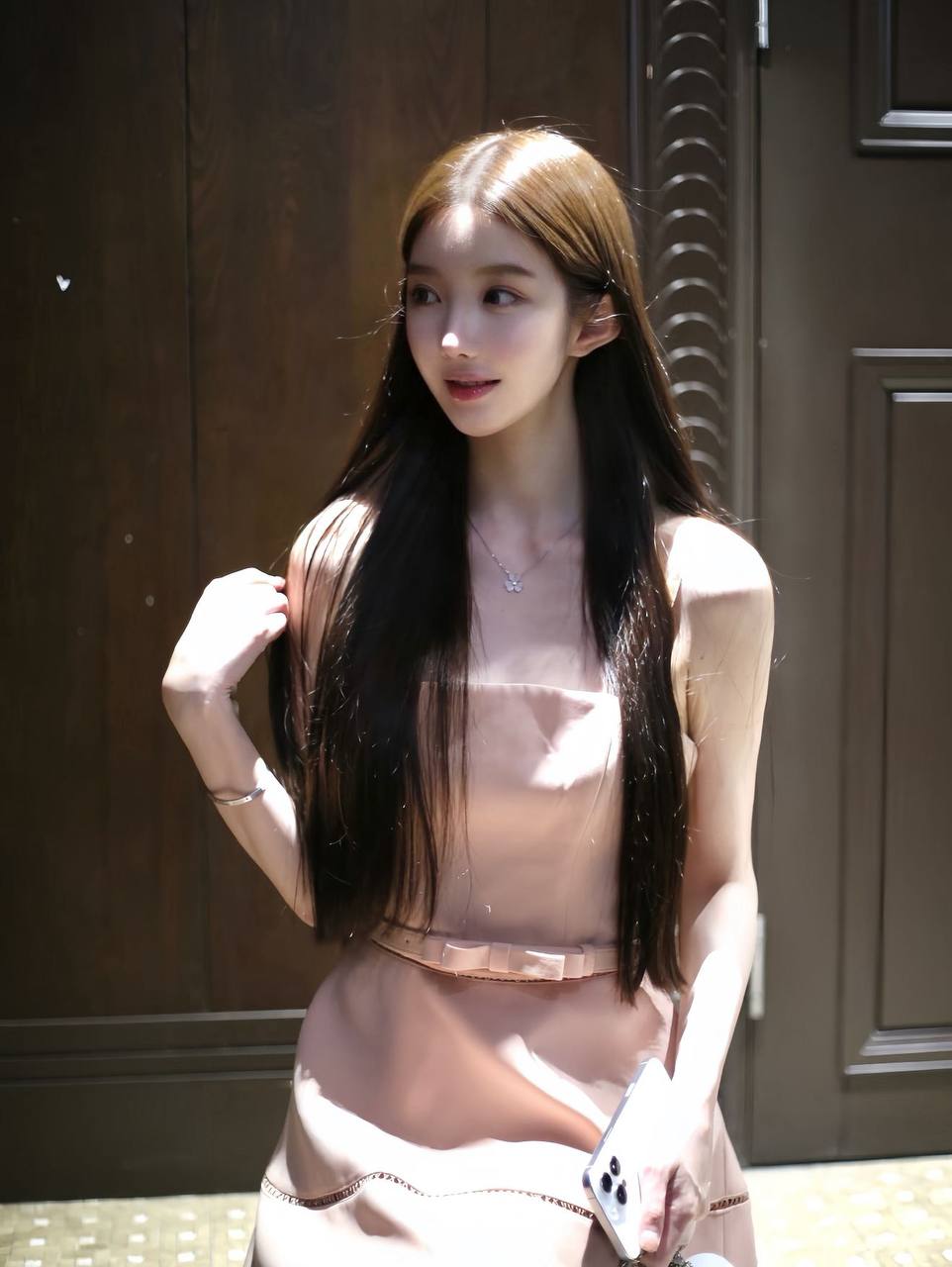 温润软甜自然少女亦洛