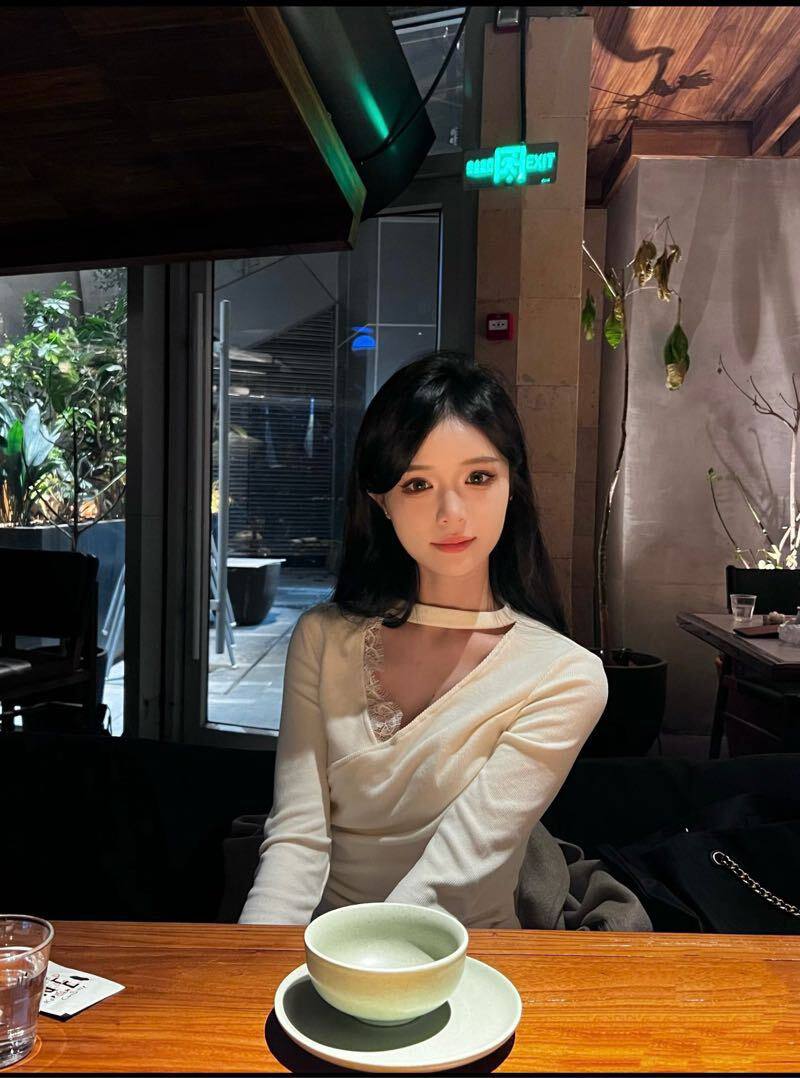 m属性小甜妹依娜