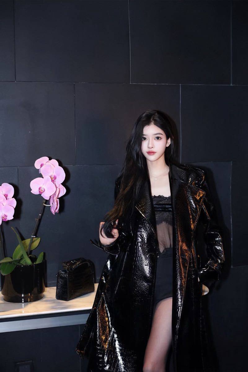 时尚大气商业模特Kiro