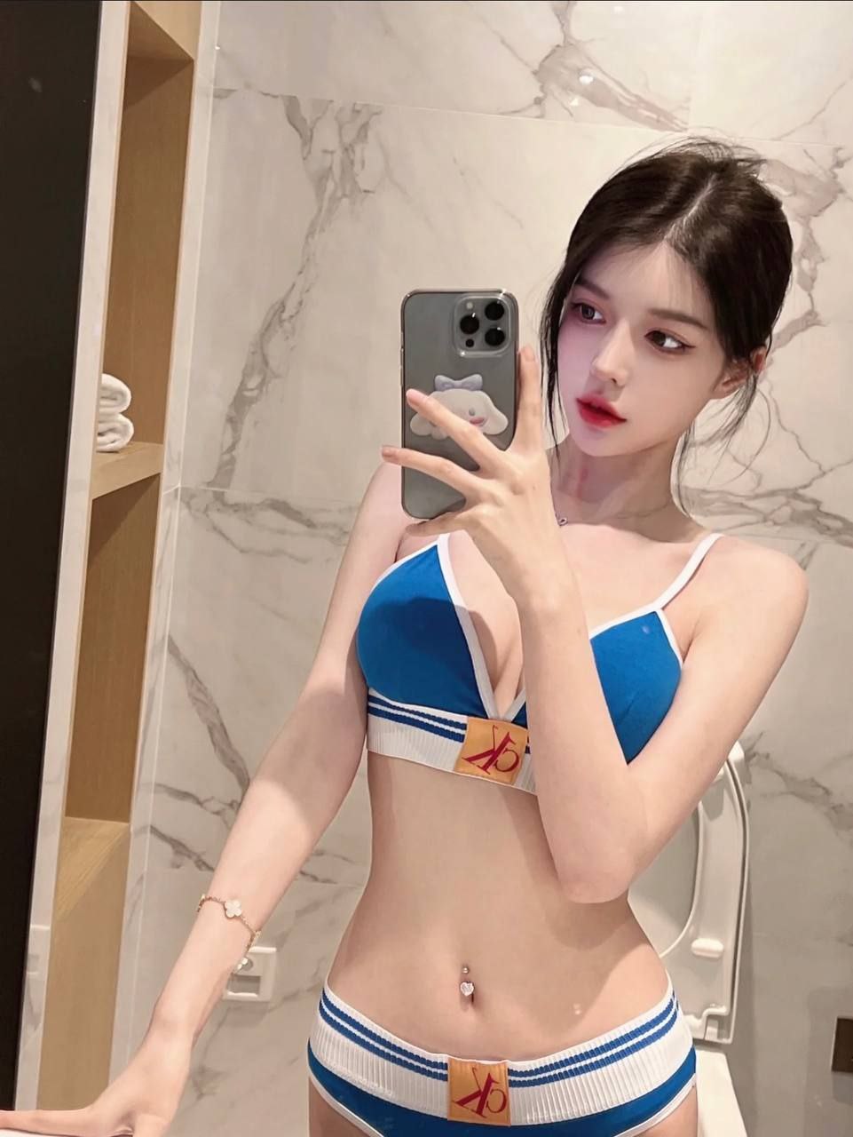 比基尼泳装模特绵绵