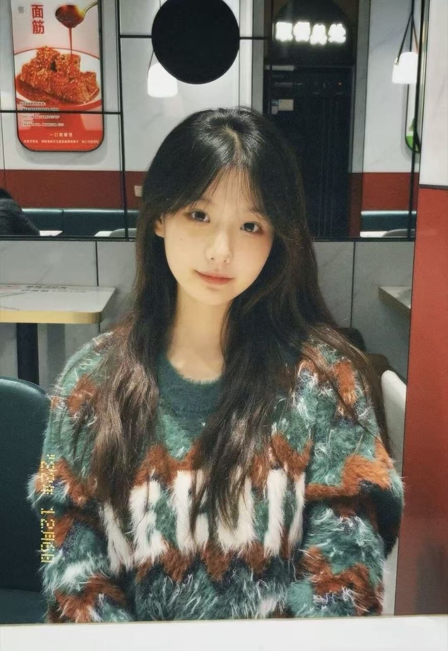 专属小女友Laina