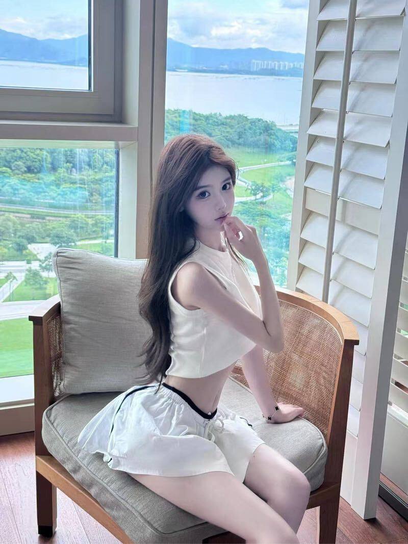 甜美童颜网红凡西