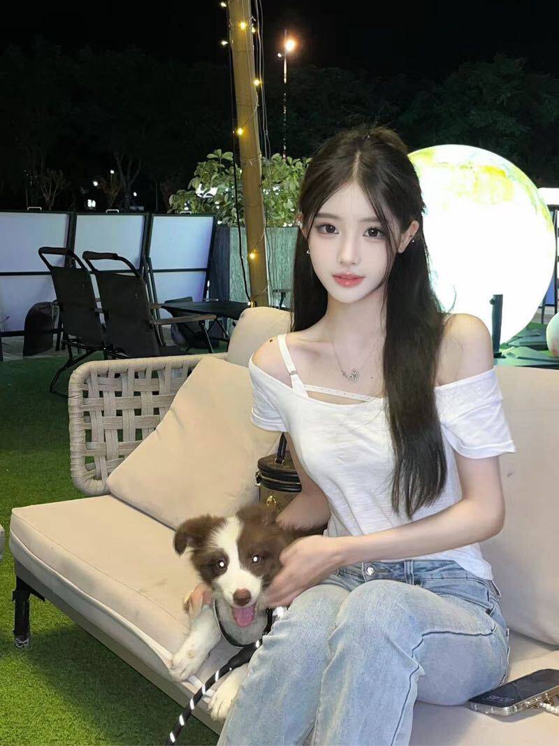 甜美童颜网红凡西