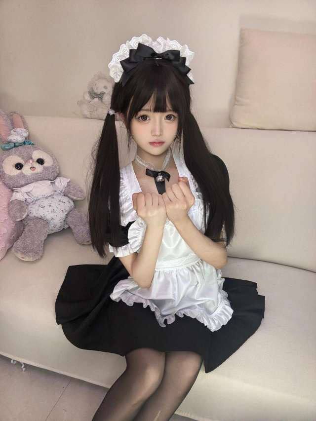 小香风女仆装温梨