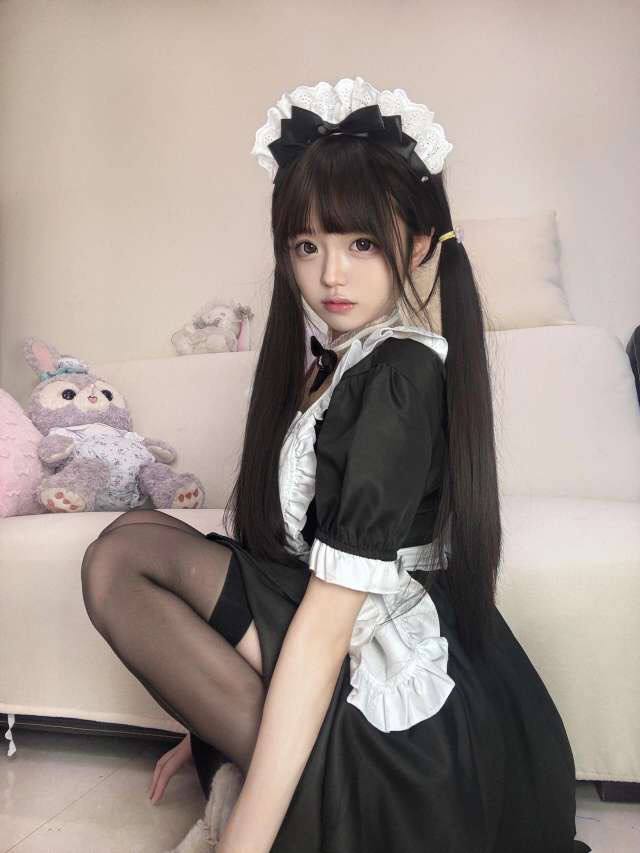 小香风女仆装温梨