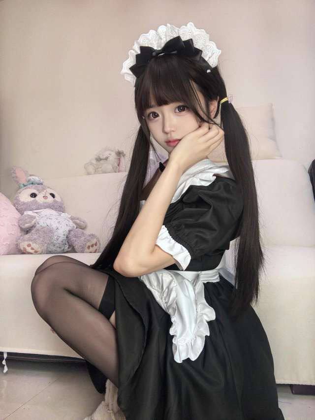 小香风女仆装温梨