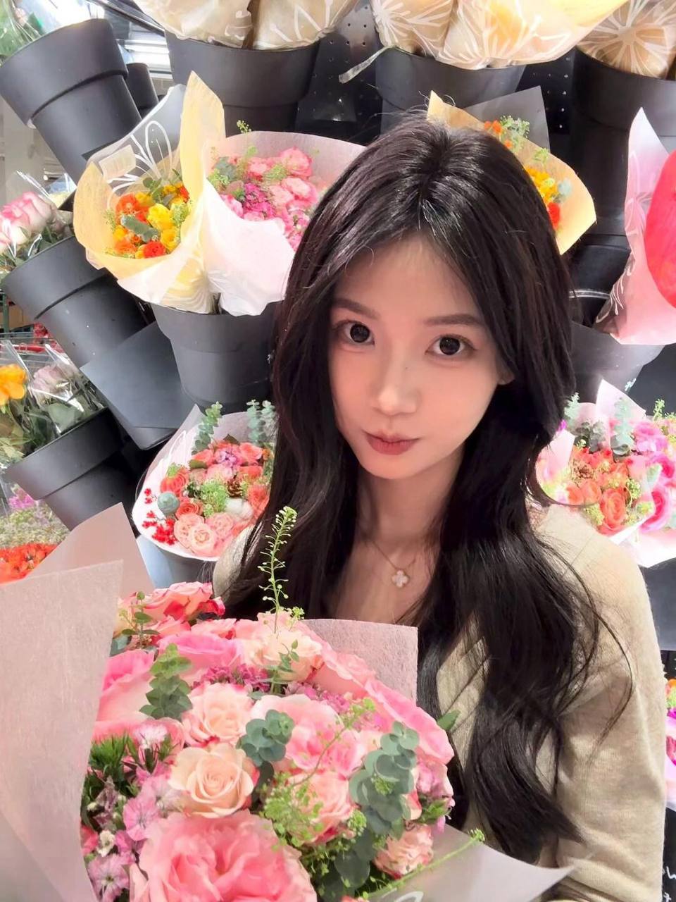笑意盈盈甜妹慕妤