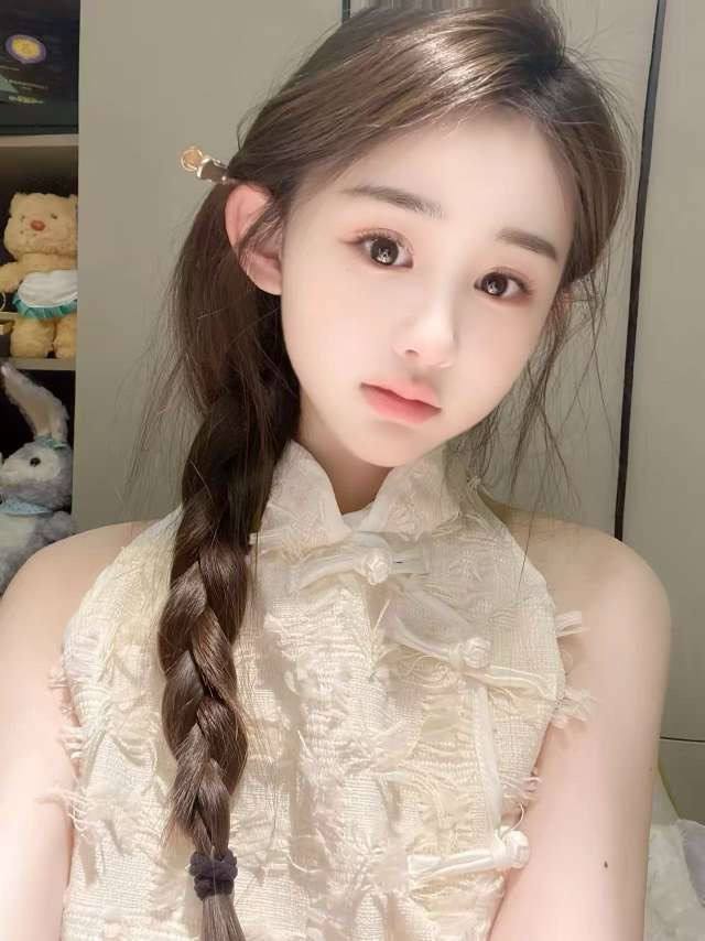 音乐学院舞蹈系童妍
