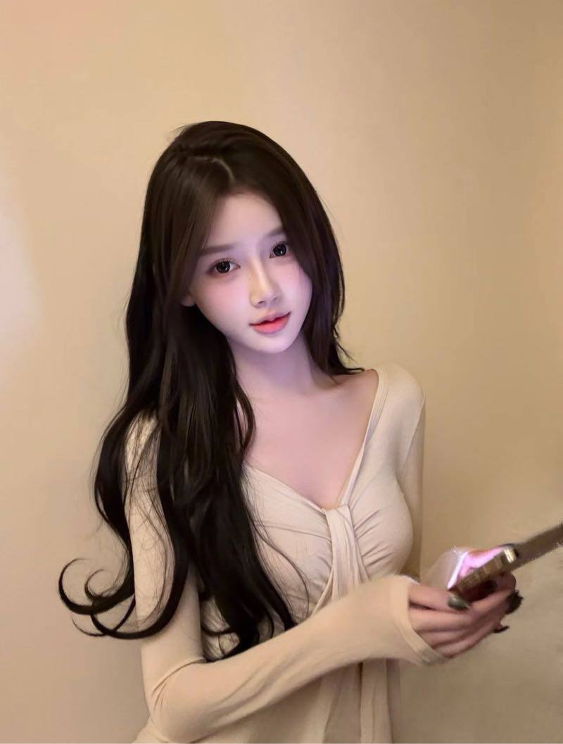 乖巧听话小女友乔芮