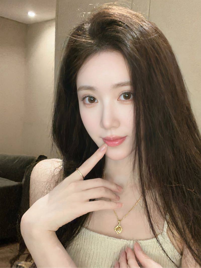干净自然小美女温芮