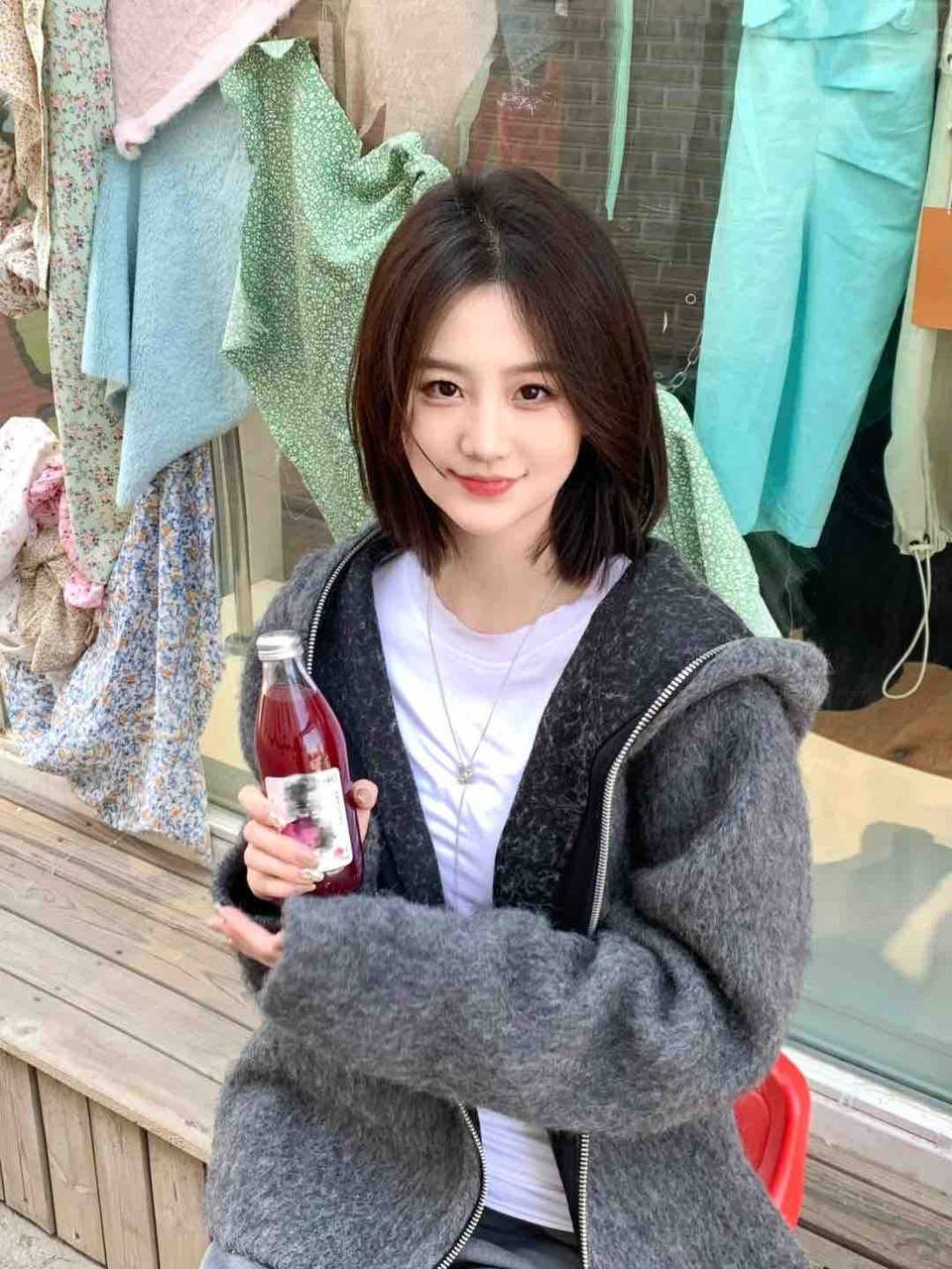 时尚洋气短发妹莎宁
