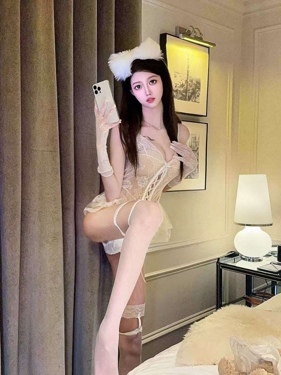 吸睛长腿美女昭悦