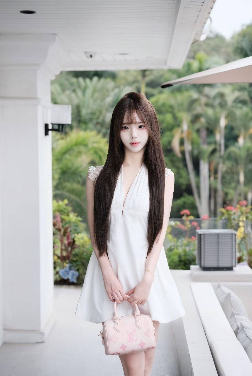 清纯白月光妹妹Eleanor