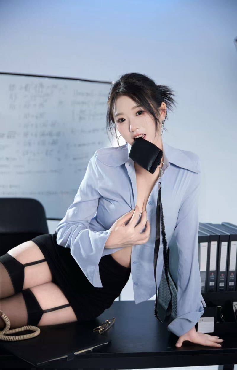 办公室OL秘书Vivianne