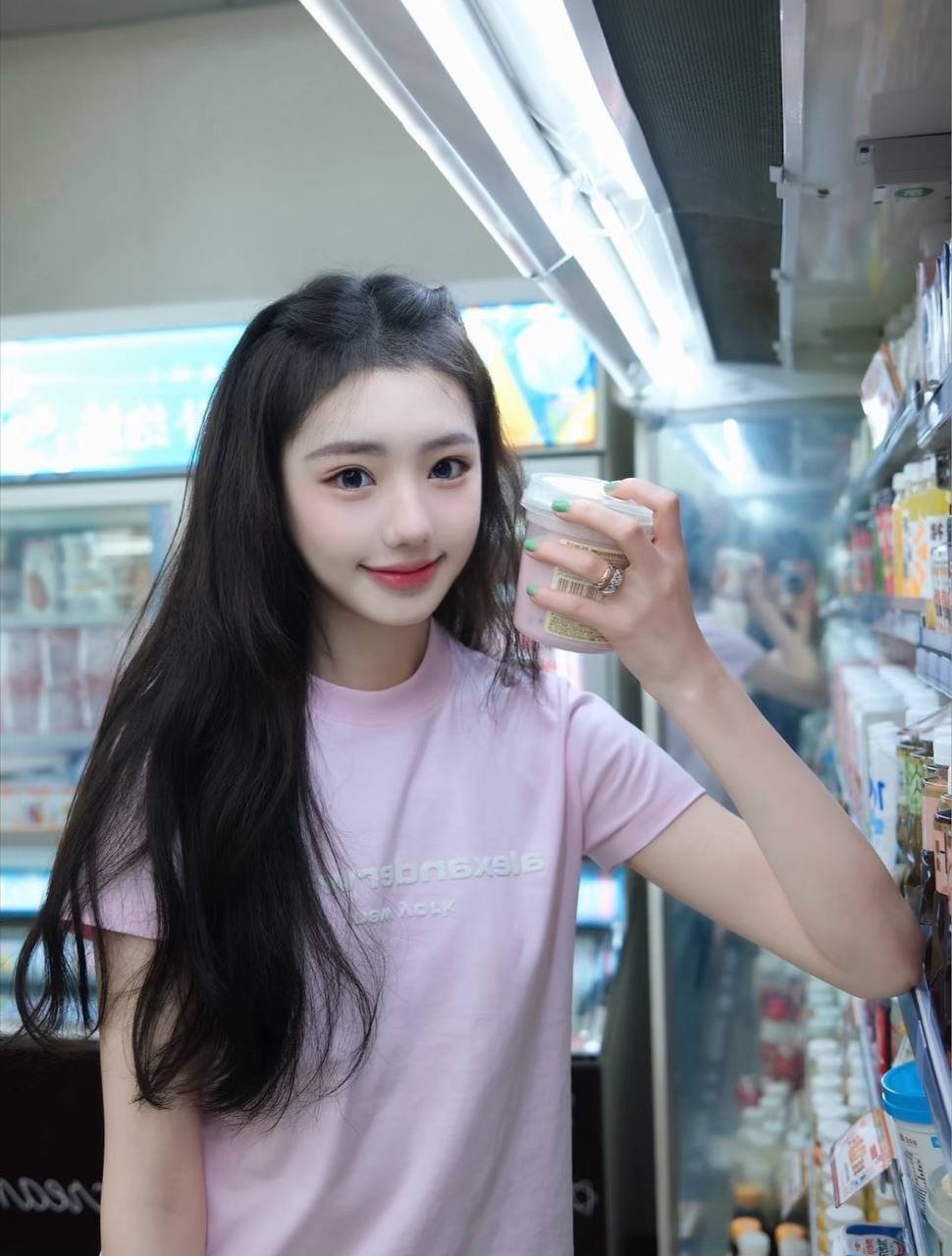 甜美自然女友心心
