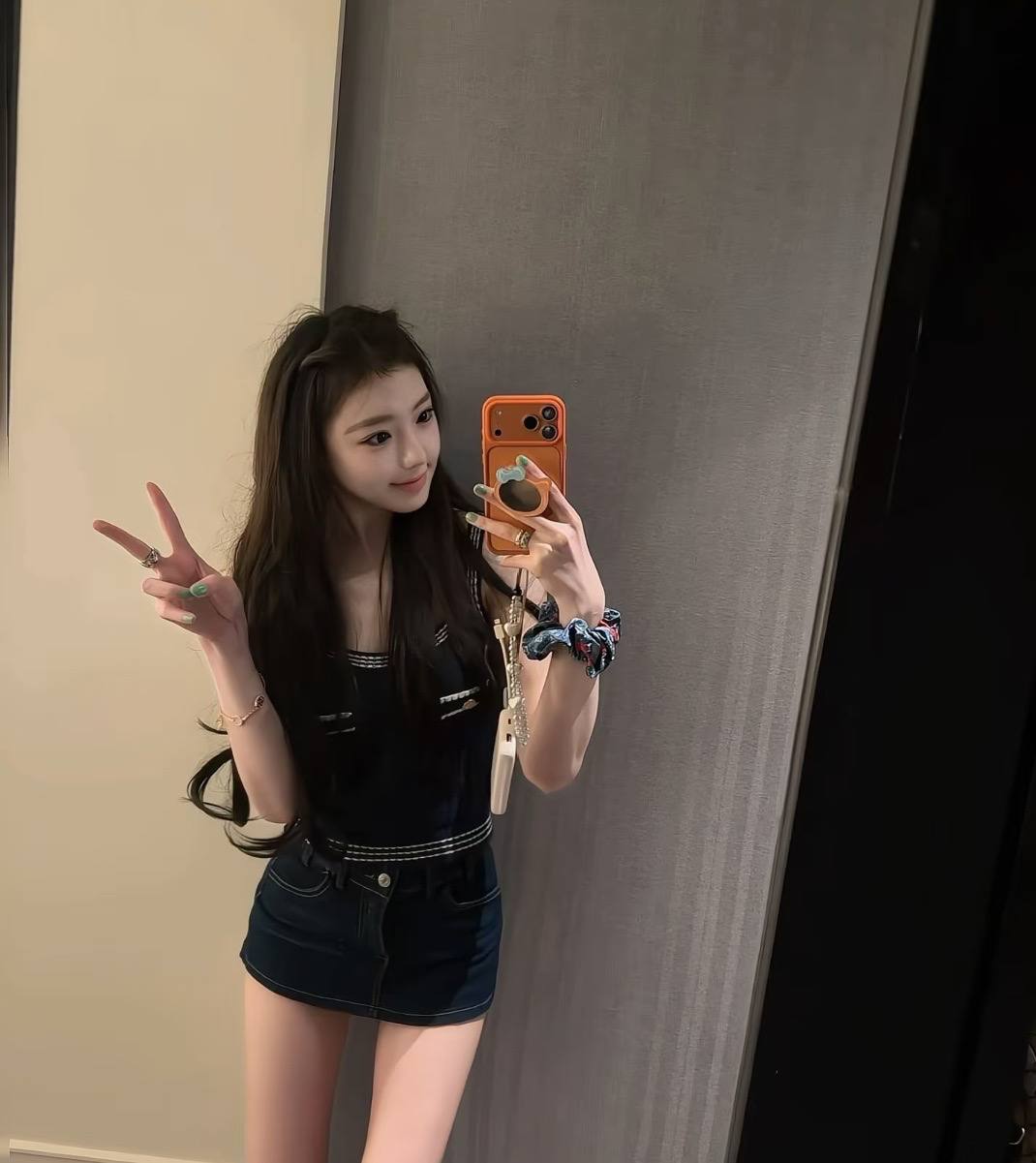甜美自然女友心心