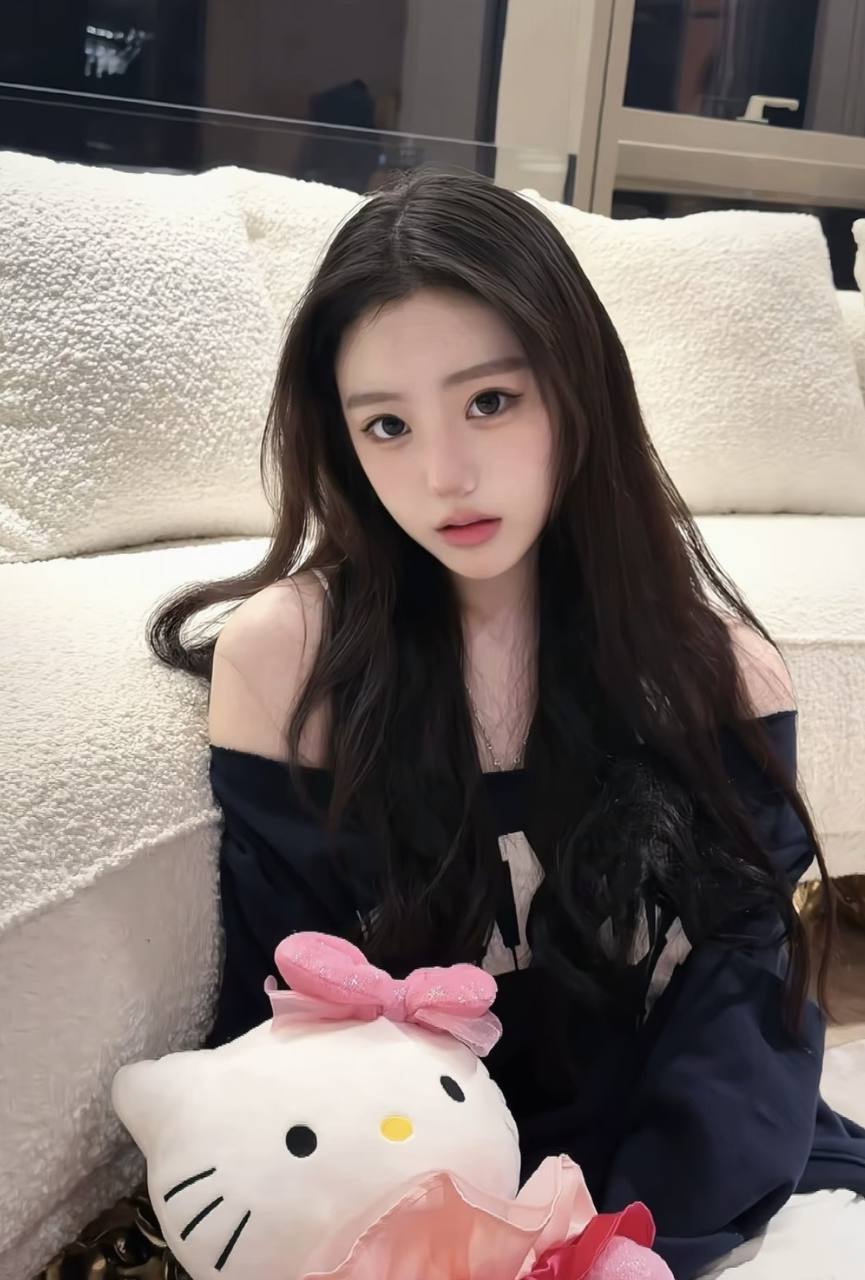 甜美自然女友心心