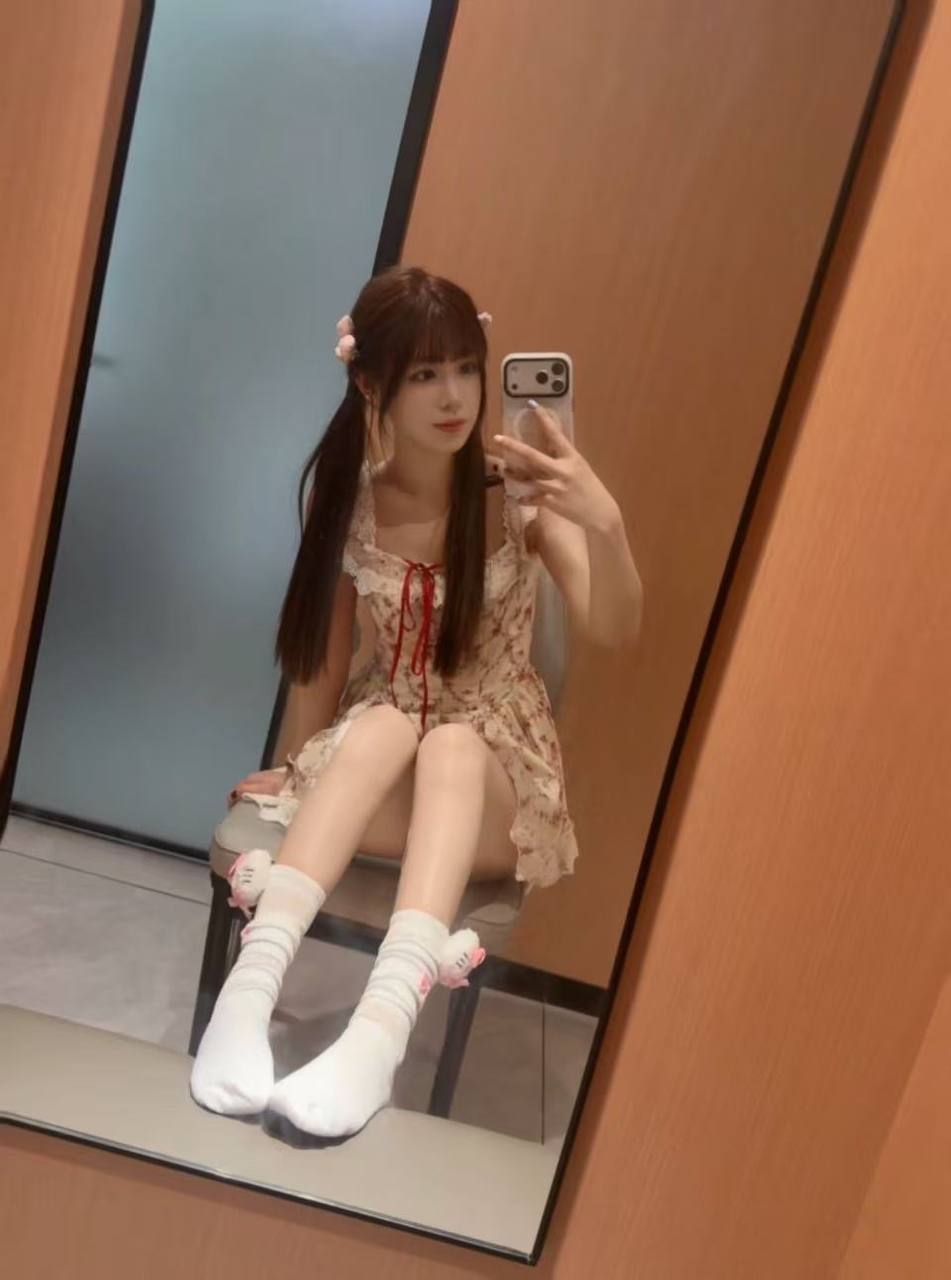 粉嫩极品小萝莉语妍