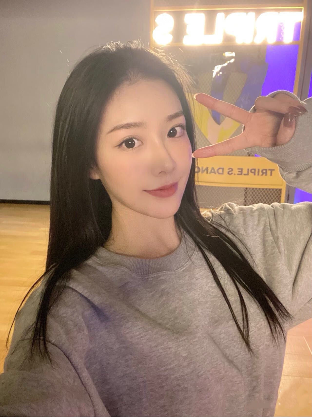 时尚杂志Model婧雯