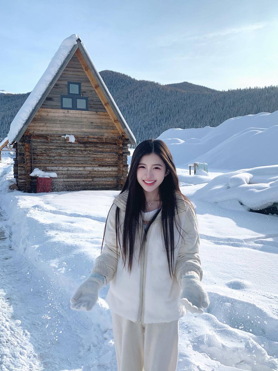 爱撒娇女友颂伊
