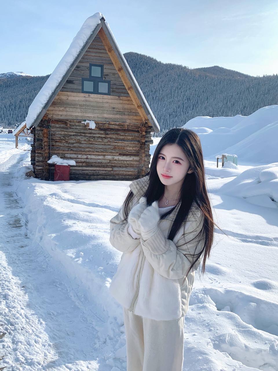 爱撒娇女友颂伊