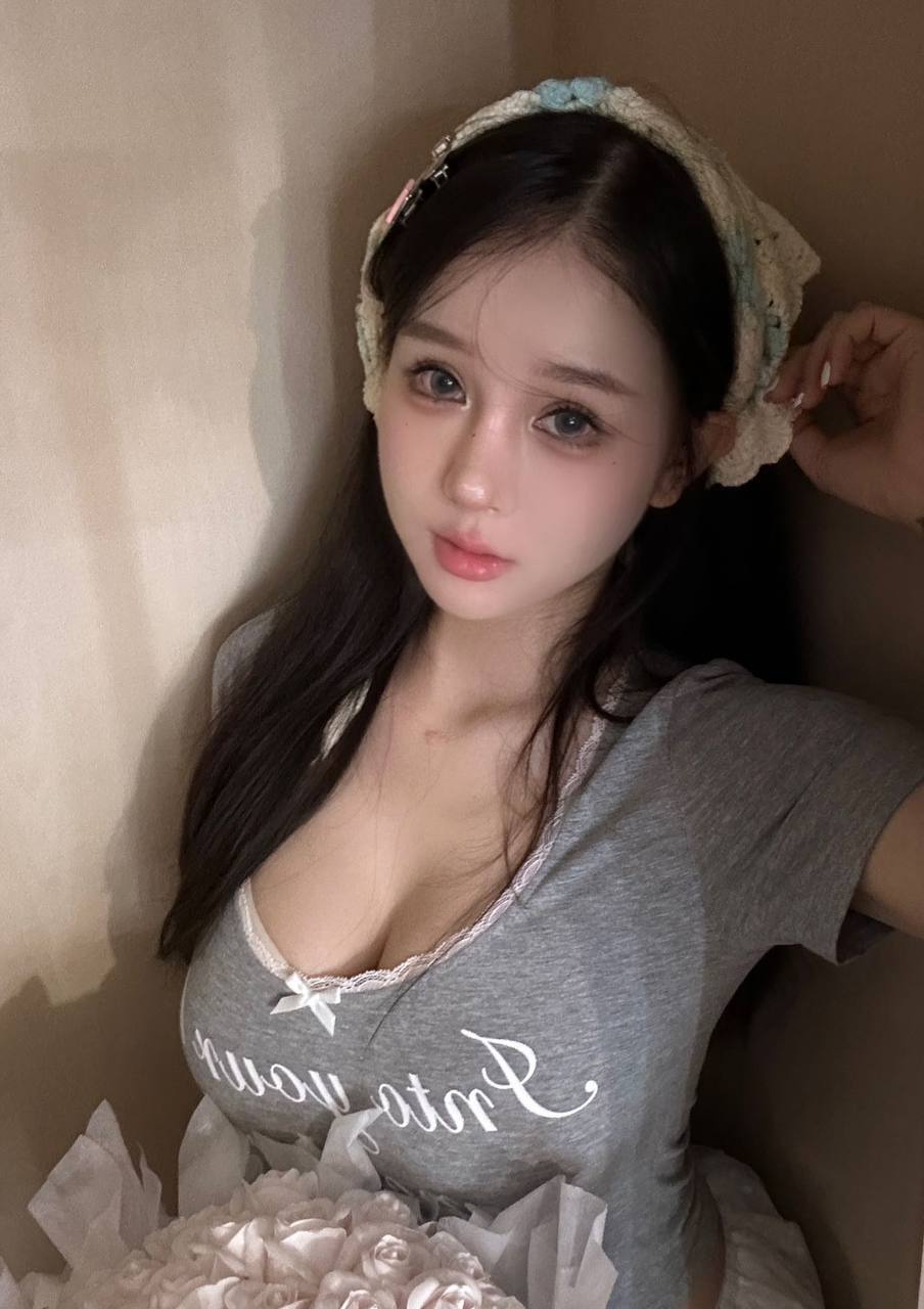 美妆萌妹芸琪