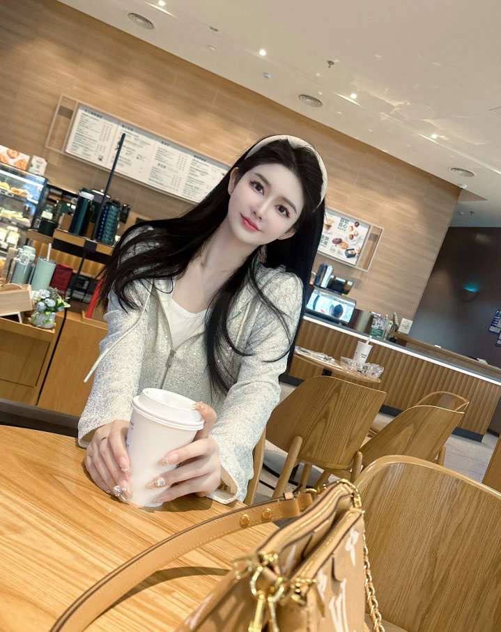 温婉清纯甜妹Meryl