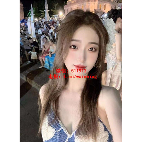 极品甜美风网红模特芊朵朵