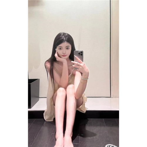 艺术系美少女燕玲