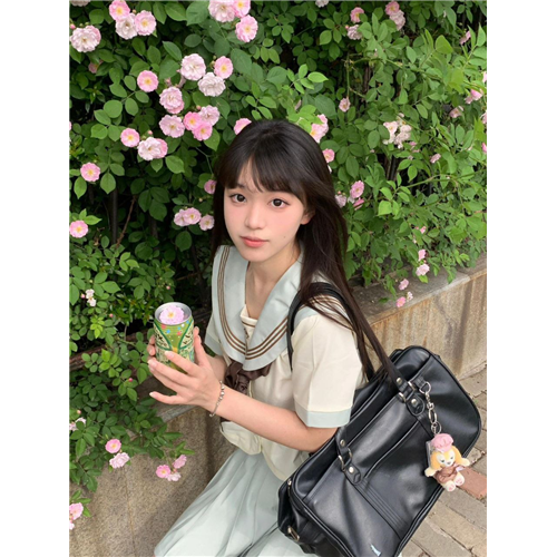 甜美天真可爱系少女乔玖儿