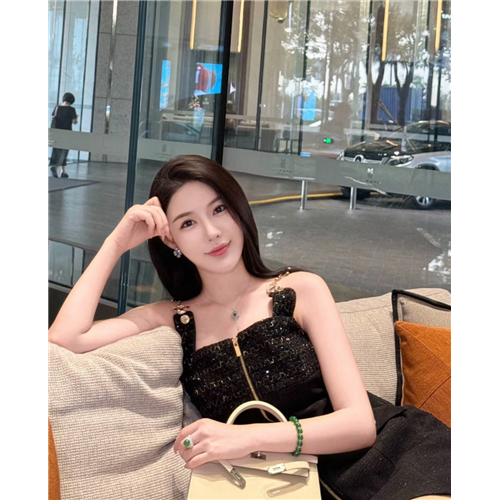自然精致脸依菲