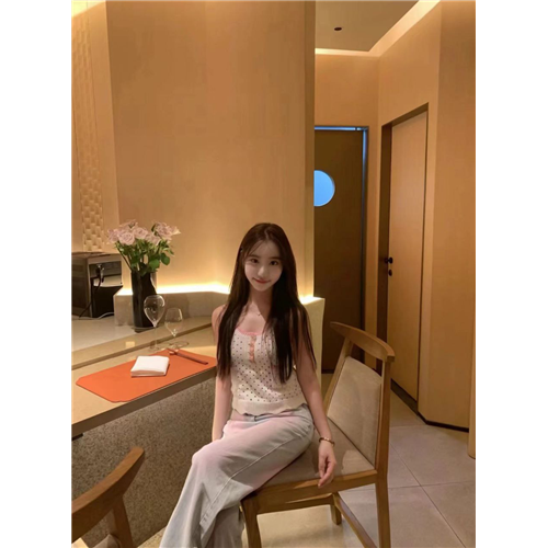 开朗自然小姐姐兮妍