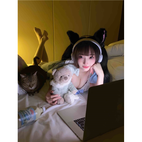 lo娘天花板佳怡