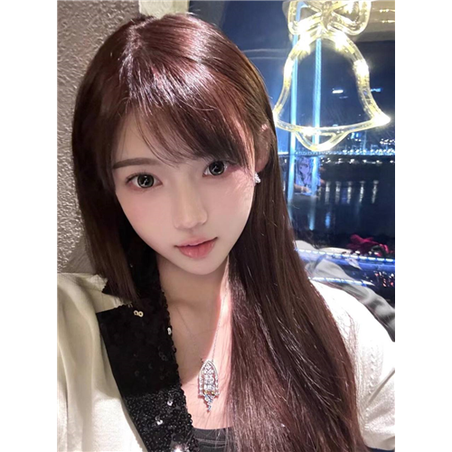 人气颜值网红沁宜