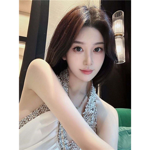 女神级颜值若楠