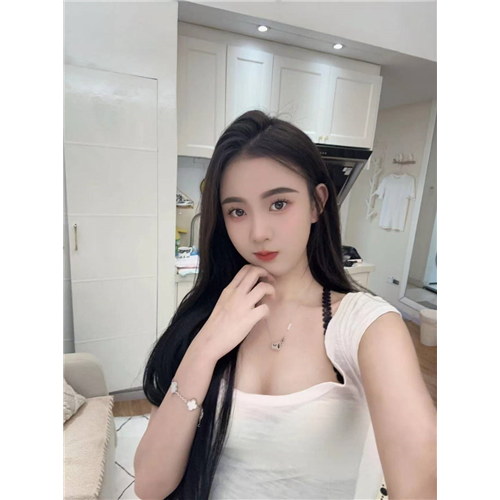 清纯自然系美人芸曼